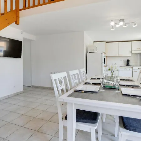 Holiday Villas Des Fees 펜션 *