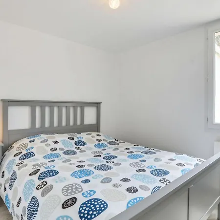 Holiday Villas Des Fees 度假居 *