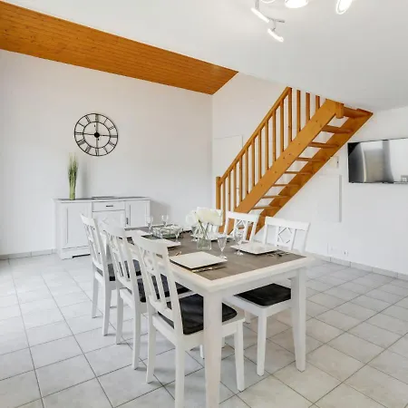 Holiday Villas Des Fees 度假居 *